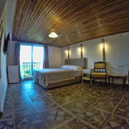 Ξενοδοχείο Satsuma Butik 2*